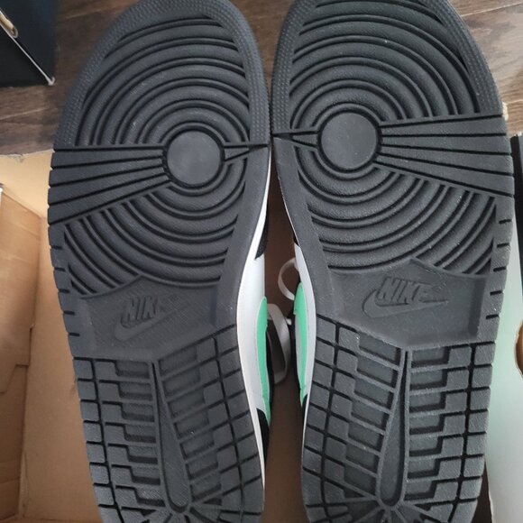 Air Jordan 1 Mid | White/Green Glow/Black | Size 10.5 | New - Picture 7 of 14